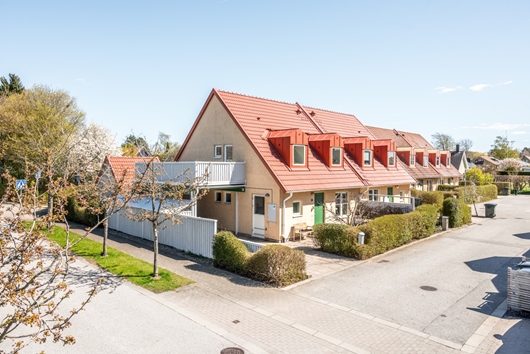 Radhus i Bjärred, Skåne, Lomma, Aromavägen 1