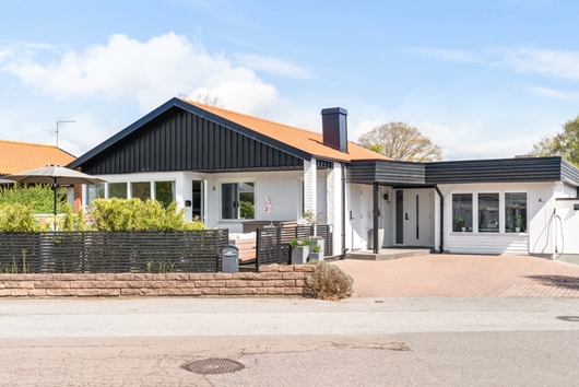 Radhus i Gamla Bjärred, Skåne, Lomma, Odinvägen 4A
