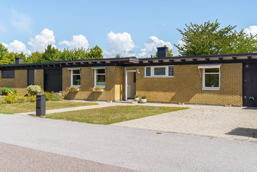 Radhus i Bjärred Centralt, Skåne, Lomma, Kamrersvägen 9
