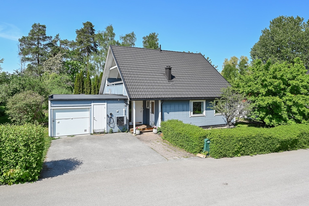 Villa i Berghem, Järfälla, Sverige, Dimvägen 32