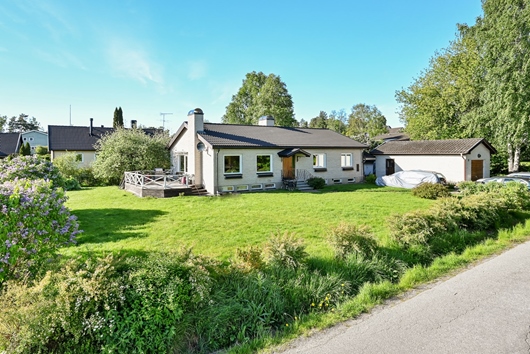 Villa i Skälby, Järfälla, Stockholm, Kronvägen 18