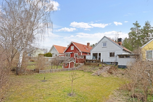 Radhus i Västra Jakobsberg, Järfälla, Stockholm, Toppvägen 67