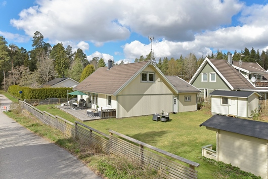 Villa i Stäket, Järfälla, Stockholm, Biskop Nils väg 34