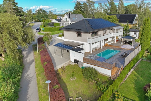 Villa i Västra Jakobsberg, Järfälla, Stockholm, Vintervägen 21B