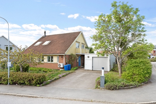 Villa i Viksjö, Järfälla, Stockholm, Skridskovägen 2