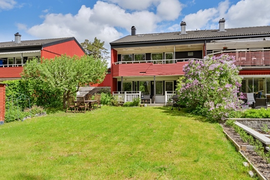 Radhus i Viksjö, Järfälla, Stockholm, Stängselvägen 38