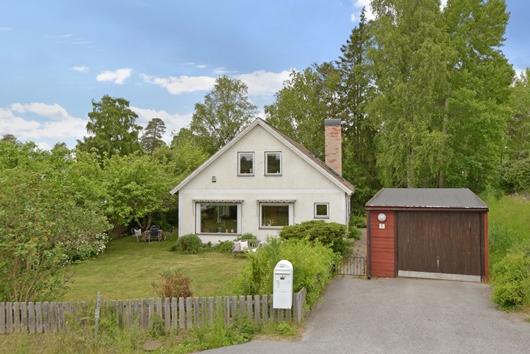 Villa i Kallhäll, Järfälla, Stockholm, Stålringen 5