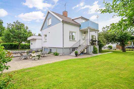 Villa i Skälby, Järfälla, Stockholm, Kometvägen 9