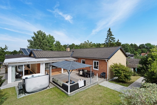 Villa i Barkarby, Järfälla, Stockholm, Rödhakevägen 4