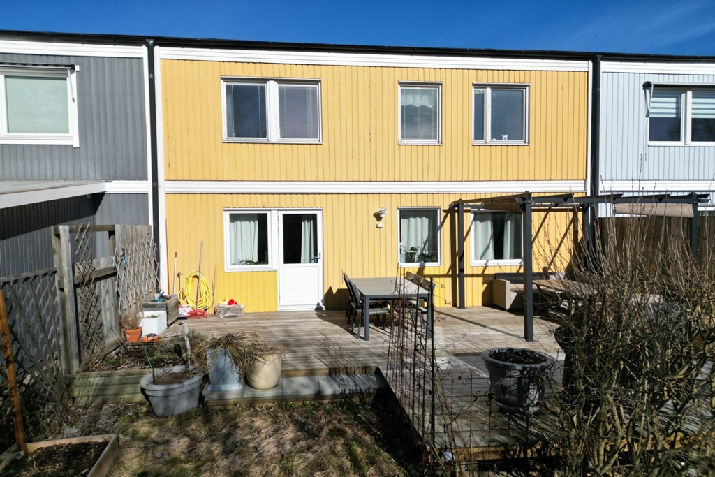 Villa i Vällingby - Kälvesta, Vällingby, Sverige, Björnflokevägen 201