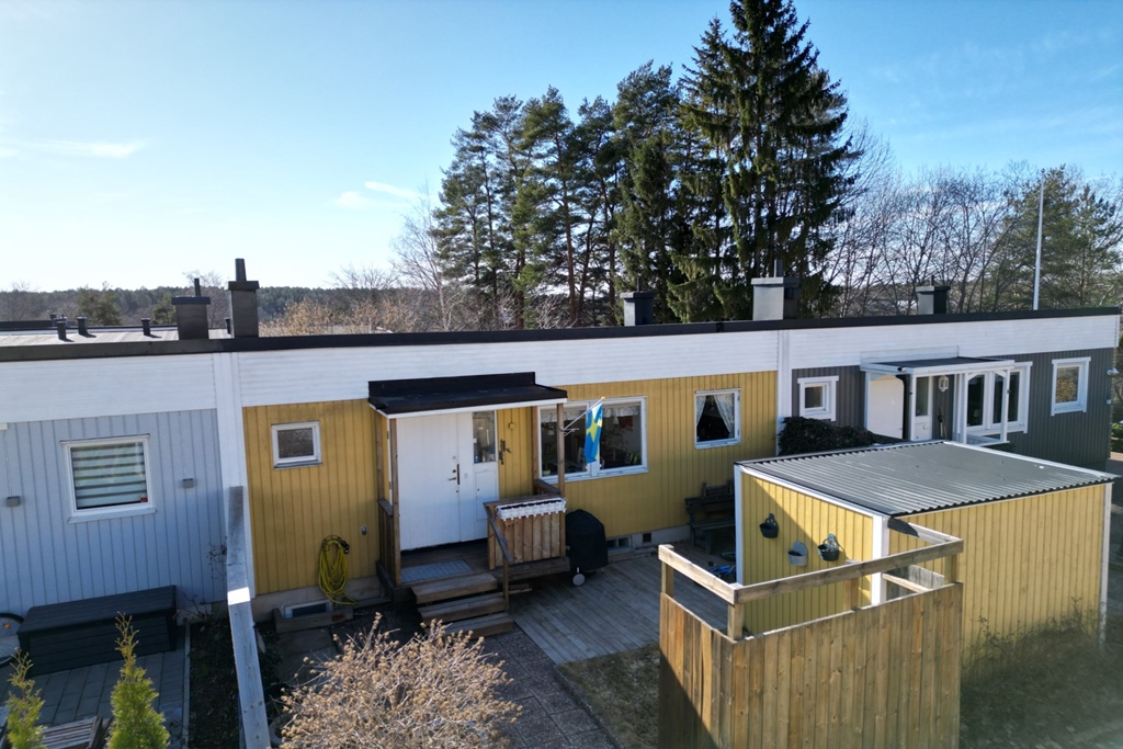 Villa i Vällingby - Kälvesta, Vällingby, Sverige, Björnflokevägen 201