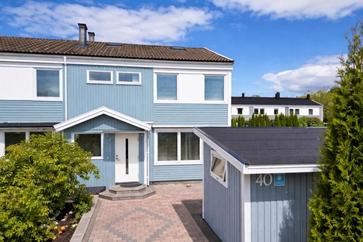 Radhus i Hässelby Norra Villastad, Stockholm, Lingonrisgränd 40