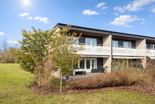 Radhus i Hässelby Villastad, Stockholm, Toppklockegränd 30