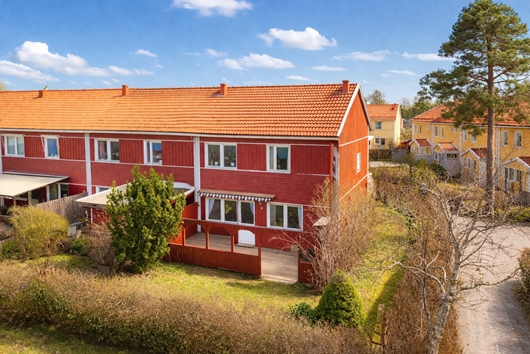 Radhus i Hässelby Norra Villastad, Stockholm, Snårvindevägen 131