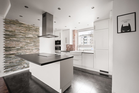 Bostadsrätt i Vällingby Centrum, Stockholm, Duvedsvägen 3