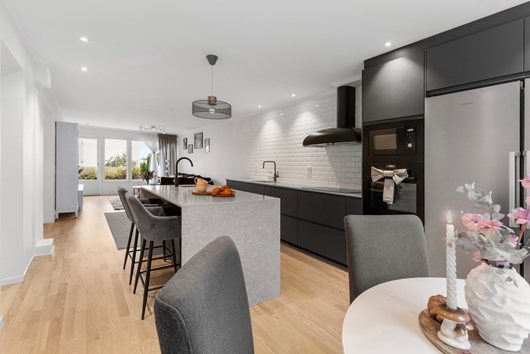 Radhus i Töjnan, Sollentuna, Stockholm, Ryavägen 128