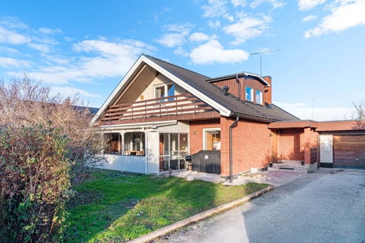 Villa i Bro/Gamla Bro, Stockholm, Upplandsbro, Snickarvägen 8