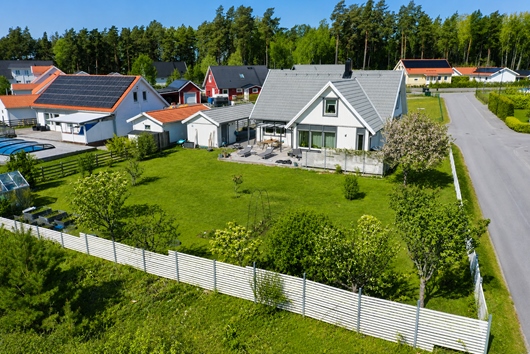 Villa i Bro/Sandhagen, Stockholm, Upplandsbro, Torparvägen 15
