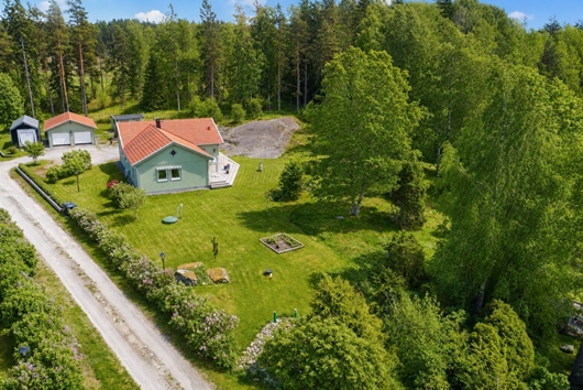 Villa i Håbo-Tibble, Bro, Stockholm, Upplandsbro, Lihagsvägen 8