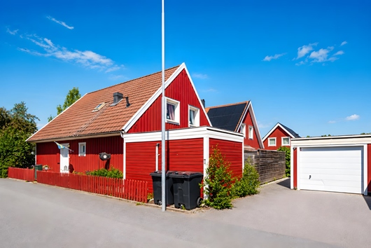Villa i Kungsängen/Brunna, KUNGSÄNGEN, Stockholm, Upplandsbro, Sammetsvägen 1