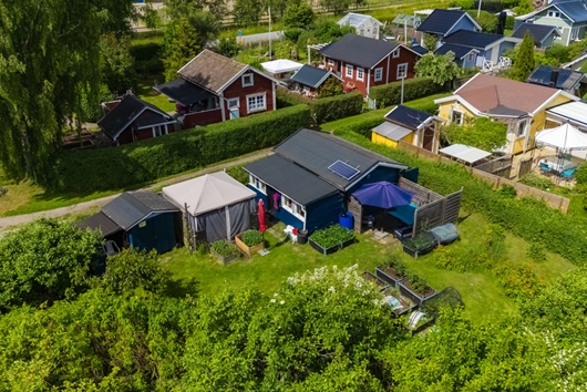 Fritidshus i Bro/Aspviks koloniområde, Stockholm, Upplandsbro, Ärtvägen 12