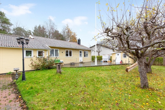 Villa i Barkarby, Järfälla, Stockholm, Fågelvägen 27