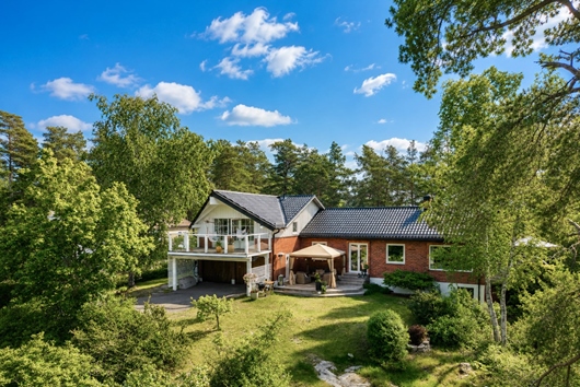 Villa i Järfälla, Stockholm, Sadelvägen 10