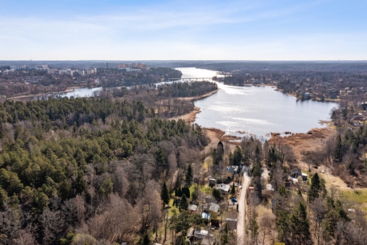 Tomt i Högmora, Farsta, Stockholm, Huddinge, Mobackavägen 12