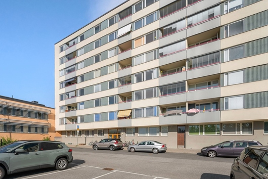 Bostadsrätt i Huvudsta, Solna, Stockholm, Släggbacken 7