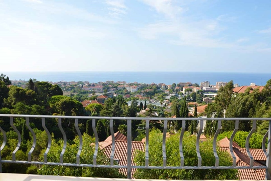 Ägarlägenhet i Ligurien, Provincia di imperia, Bordighera