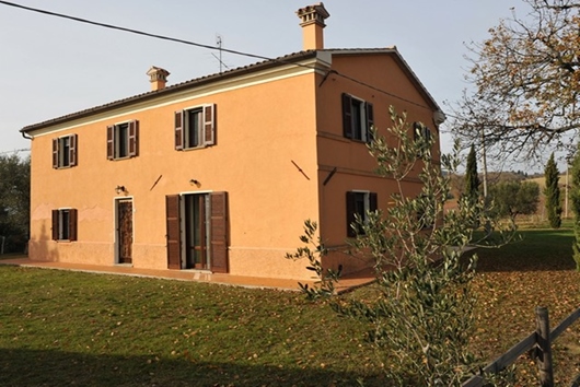 Villa i Marche, Serungarina