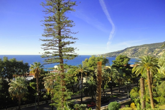 Ägarlägenhet i Ospedaletti, Ligurien, Provincia di imperia, Ospedaletti