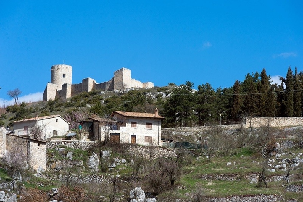Villa i Abruzzo, Caporciano, Italien, Caporciano