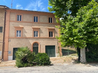 Radhus i Marche, Montecassiano , mc, Macerata, Montecassiano