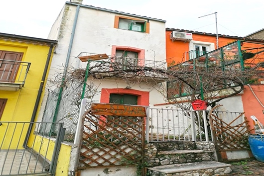 Radhus i Molise, Campobasso, San Felice del Molise