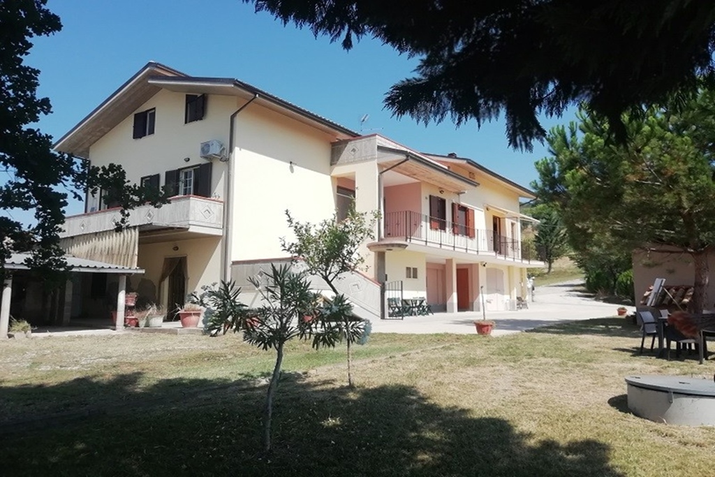 Villa i Abruzzo, Italien, Castiglione Messer Raimondo