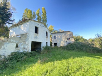 Tomt i Marche, Macerata, Camporotondo di Fiastrone