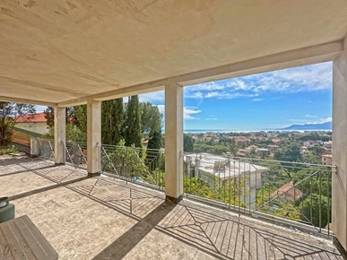 Ägarlägenhet i Bordighera, Ligurien, Provincia di imperia, Bordighera