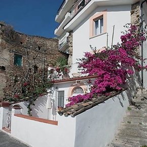 Radhus i Abruzzo, Torino di sangro, Chieti, Torino di Sangro