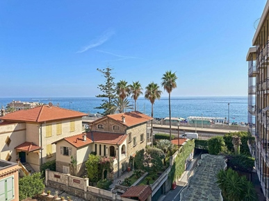 Ägarlägenhet i Bordighera, Ligurien, Provincia di imperia, Bordighera