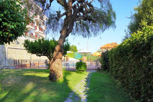 Ägarlägenhet i Cipressa, Ligurien, Provincia di imperia, Cipressa