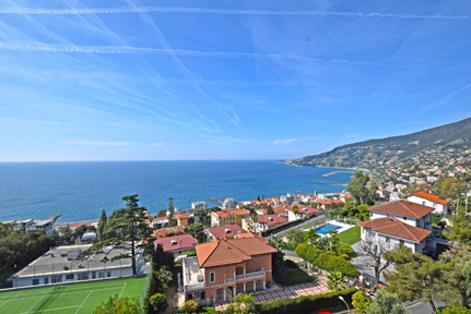 Ägarlägenhet i Ospedaletti, Ligurien, Provincia di imperia, Ospedaletti