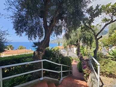 Ägarlägenhet i Ospedaletti, Ligurien, Provincia di imperia, Ospedaletti