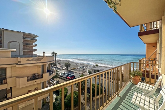 Ägarlägenhet i Vallecrosia, Ligurien, Provincia di imperia, Vallecrosia