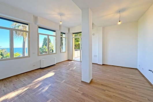 Ägarlägenhet i Punta, San remo, Modena, Emiliaromagna, San Remo