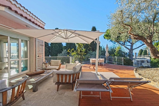 Ägarlägenhet i Bordighera, Ligurien, Provincia di imperia, Bordighera