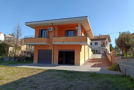 Villa i Abruzzo, Roccascalegna, Chieti, Roccascalegna