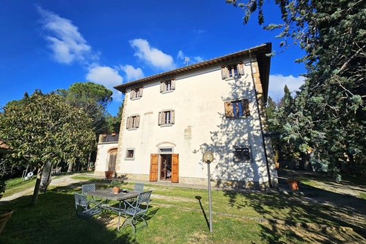 Radhus i Toscana, Arezzo, Arezzo