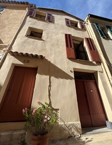 Radhus i Franska rivieran, Roquebrune, Occitanien, Gers, Roquebrune