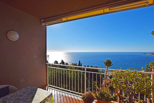 Ägarlägenhet i Ospedaletti, Ligurien, Provincia di imperia, Ospedaletti